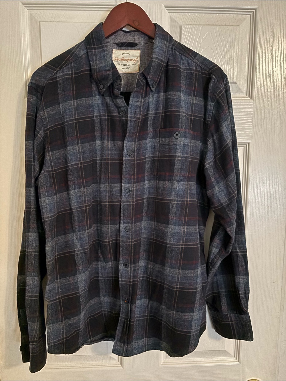 Weatherproof Men's Dark Navy and Gray Plaid Button-Down Shirt